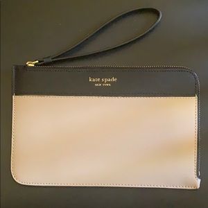 Medium L-Zip Wristlet